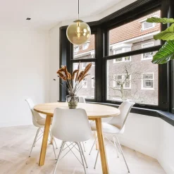 Amber glazen hanglamp 30 cm met messing en zwart