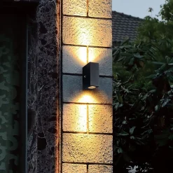 Buitenlamp Logan zwart+schemersensor IP44