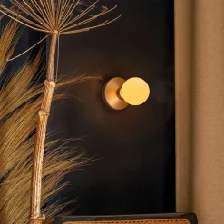 Dimbare wandlamp op batterij goud met frosted