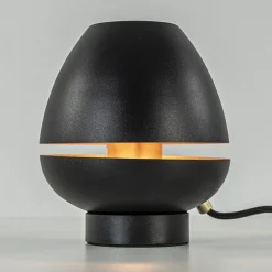 Elegante tafellamp mat zwart met goud accent