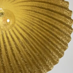 Grote hanglamp mat goud met relief 50 cm