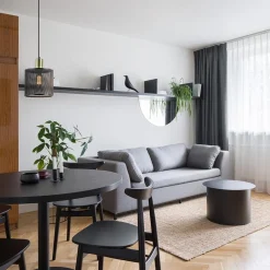 Hanglamp mat zwarte kap cilinder met goud