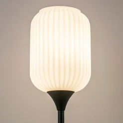 Hoge tafellamp zwart met wit glazen kap