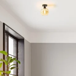 Kleine plafondlamp zwart met amber glazen bol