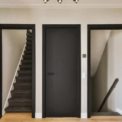 Langwerpige 3L opbouwspot met vierkante spots zwart