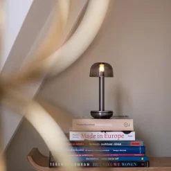 Luxe tafellamp op batterij dimbaar titanium/smoke