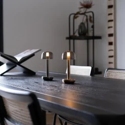 Luxe tafellamp op batterij dimbaar titanium/smoke