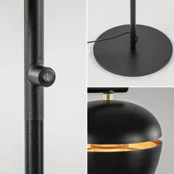 Mat zwarte 2-lichts vloerlamp met gouden accenten