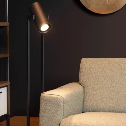 Moderne LED vloerlamp mat zwart met kantelbare spot