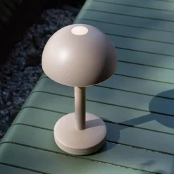 Oplaadbare LED tafellamp beige