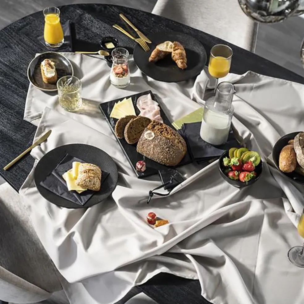 Ovale eettafel Aron 300x110 cm zwart mangohout