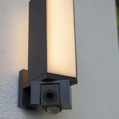 Rechthoekige LED buitenlamp met camera en bewegingssensor