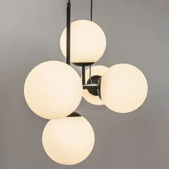 Retro eettafel hanglamp zwart met witte glazen bollen