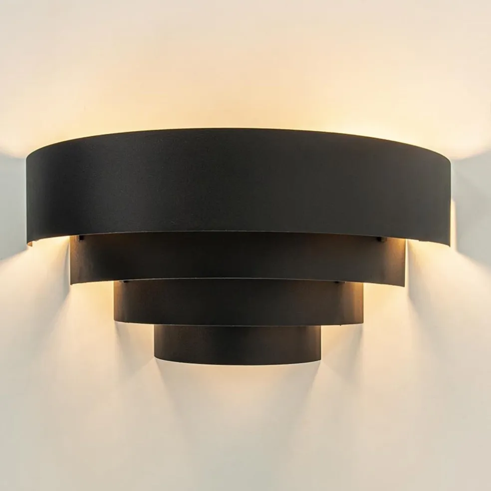 Robuuste wandlamp zwarte ringen