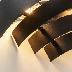 Robuuste wandlamp zwarte ringen