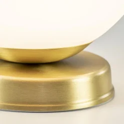 Strak klassieke tafellamp witte glazen bol met goud
