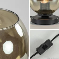 Trendy tafellamp met smoke glazen kap